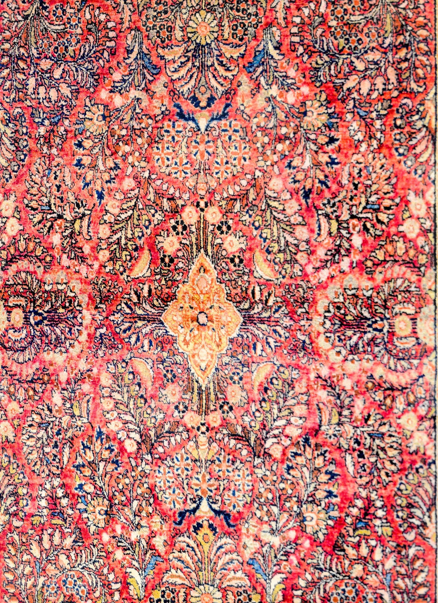 Gorgeous Early 20th Century Sarouk Rug For Sale