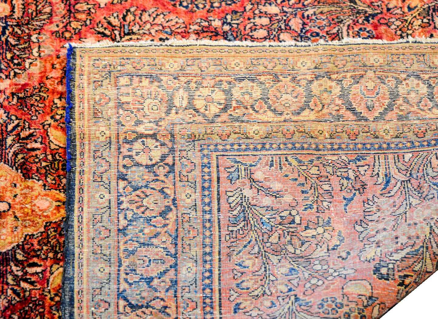 Gorgeous Early 20th Century Sarouk Rug For Sale