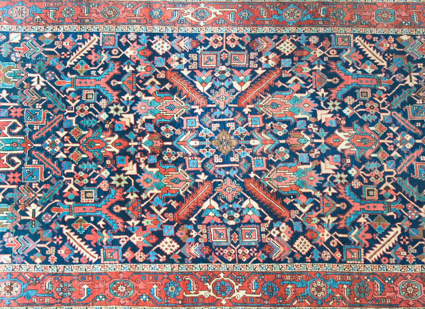 Early 20th Century Persian Heriz Rug For Sale