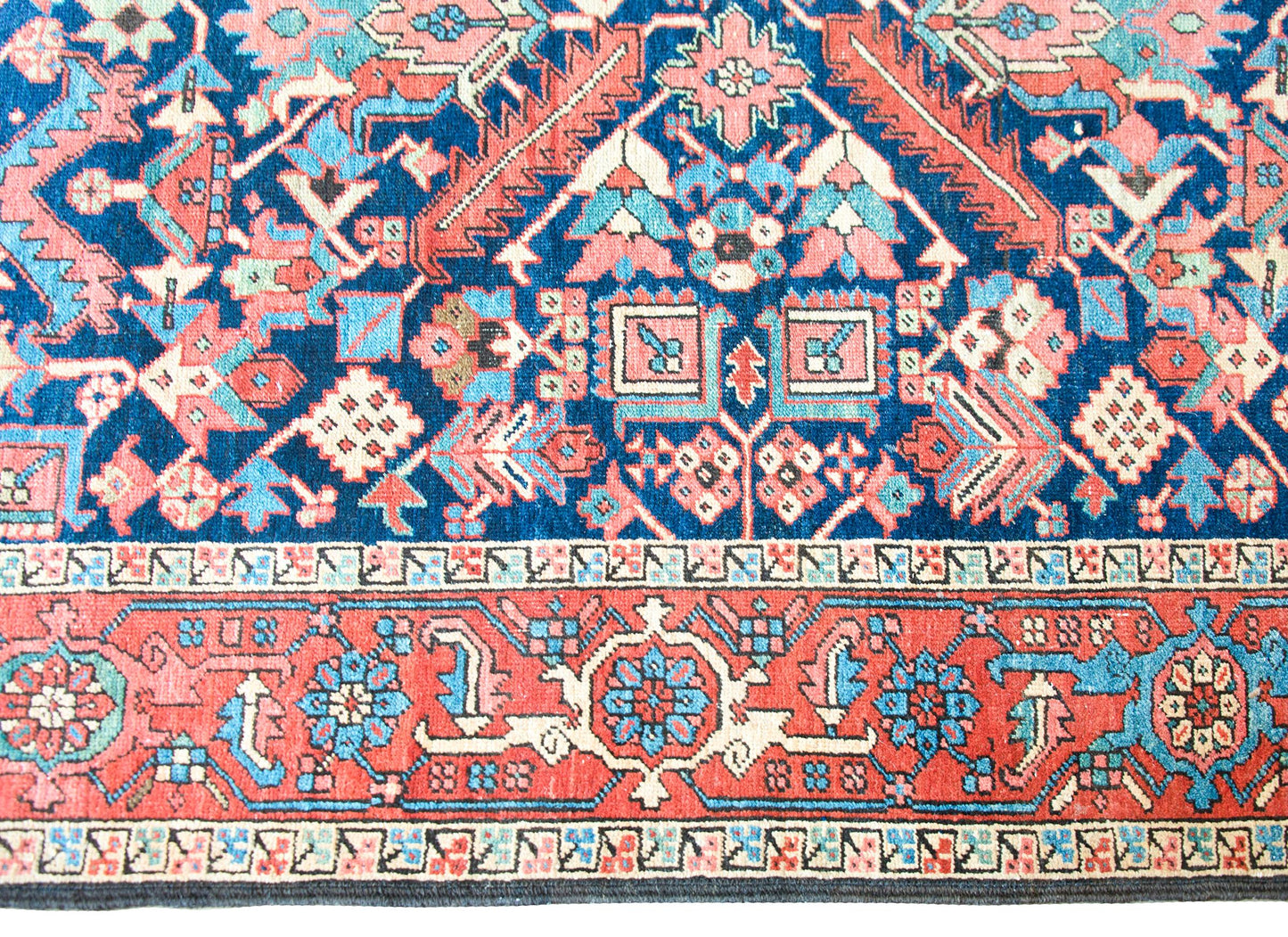 Early 20th Century Persian Heriz Rug For Sale