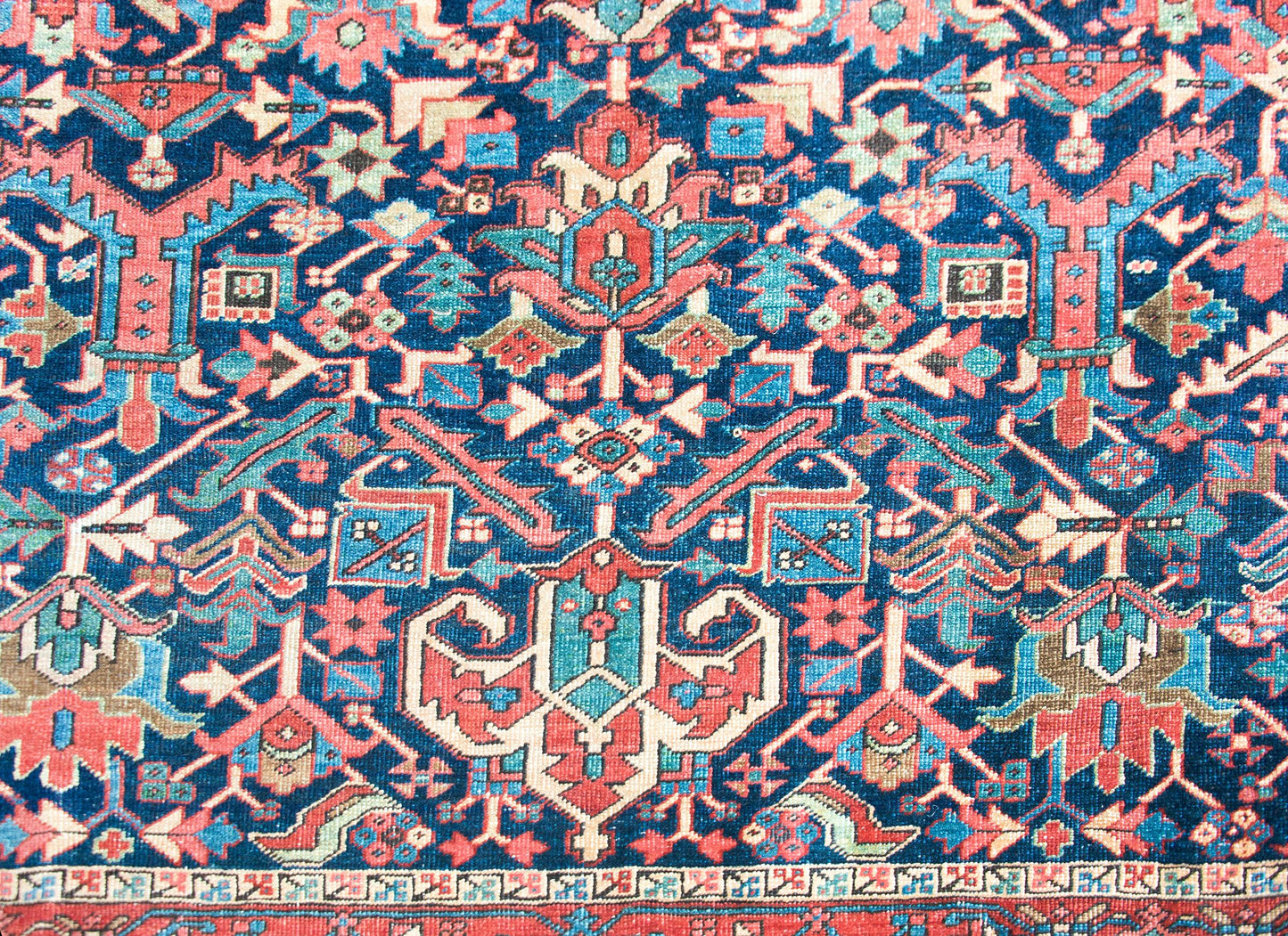 Early 20th Century Persian Heriz Rug For Sale