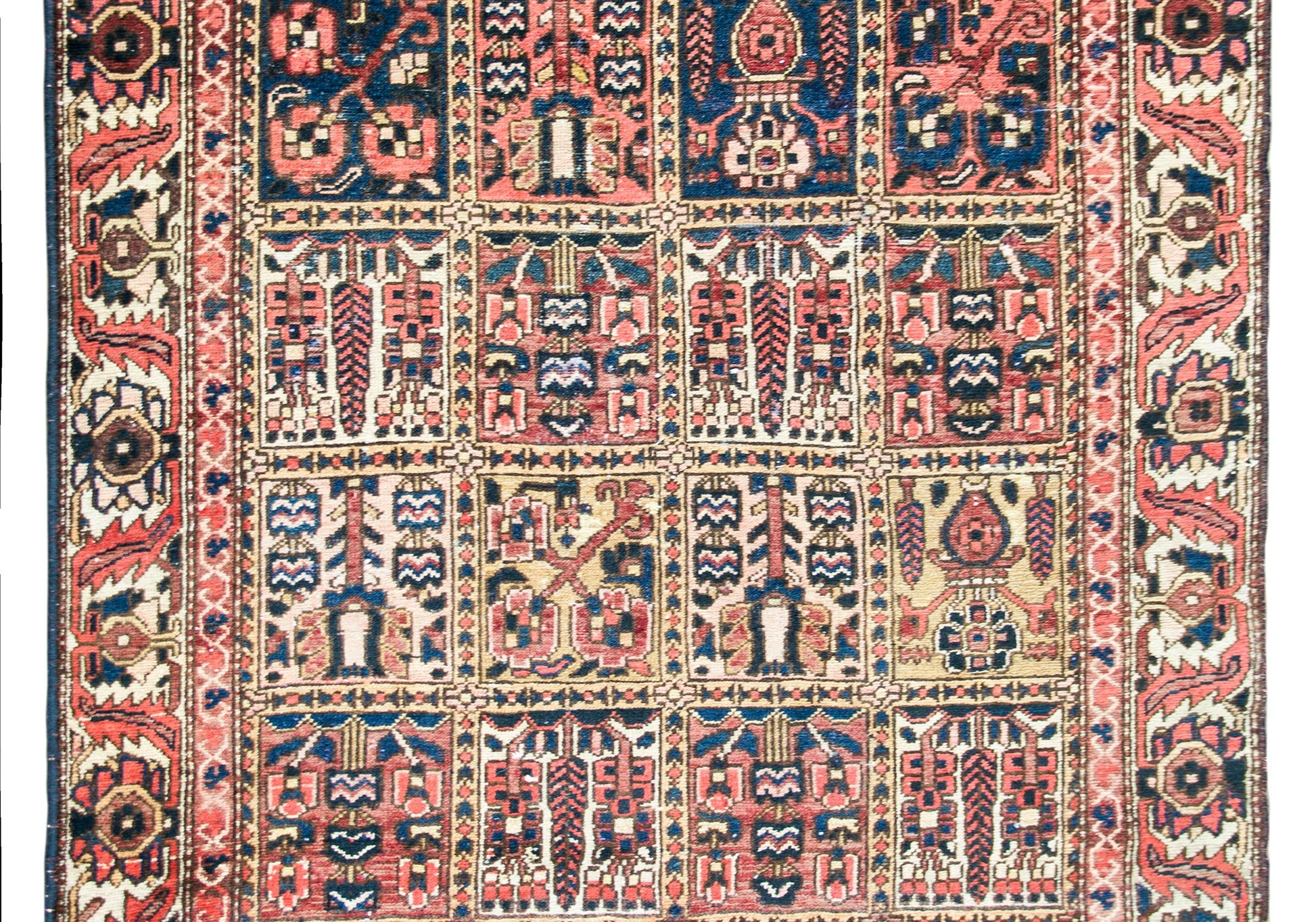 Early 20th Century Bakhtiari Rug For Sale