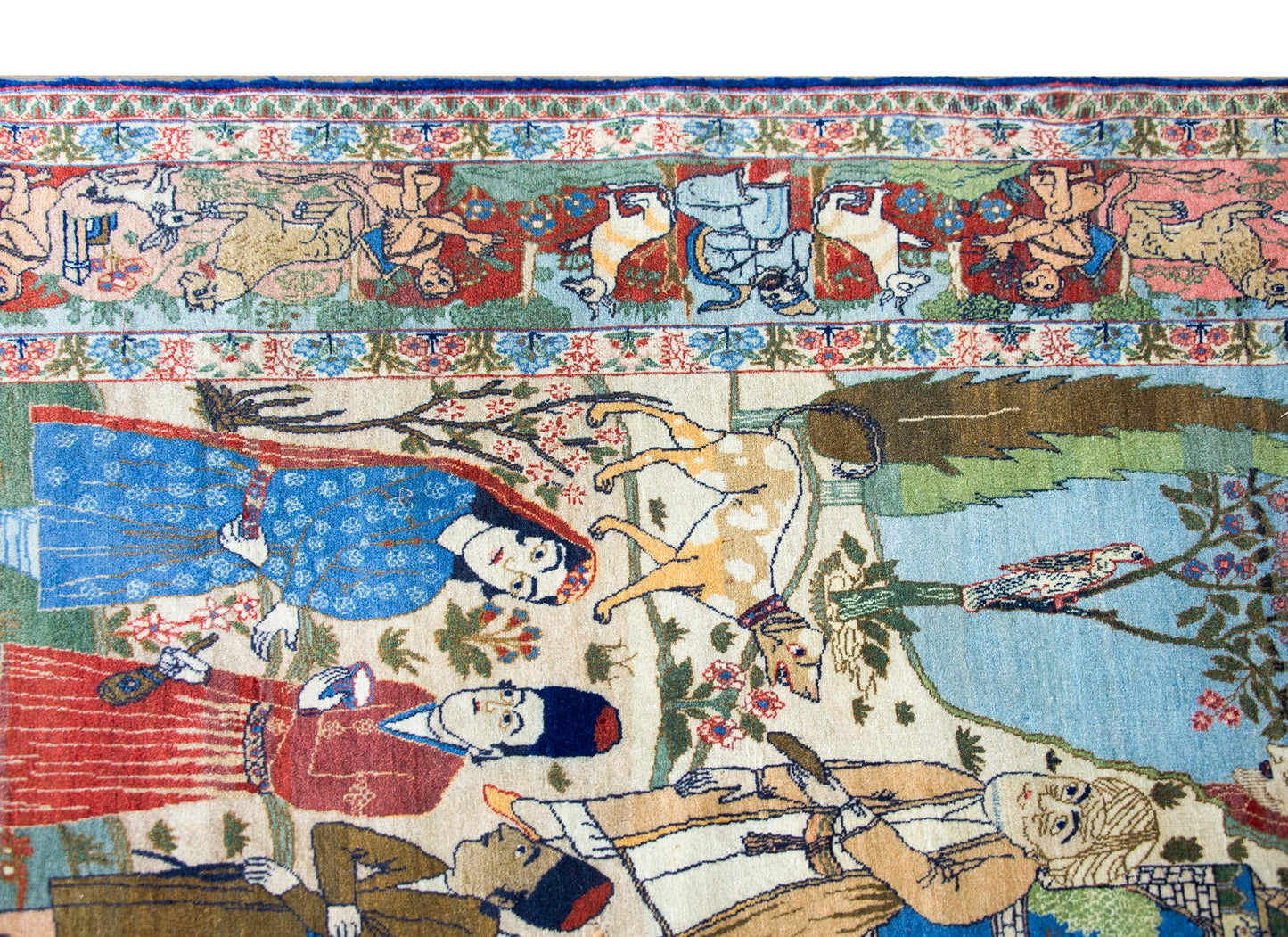 Early 20th Century Pictorial Isfahan Rug For Sale