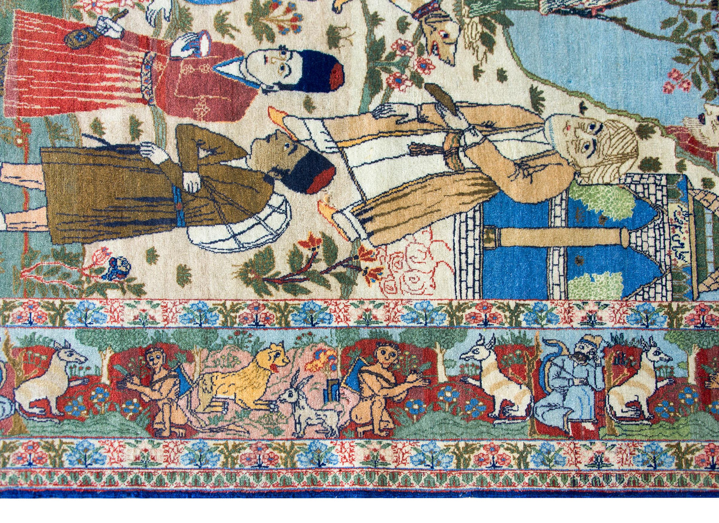 Early 20th Century Pictorial Isfahan Rug For Sale