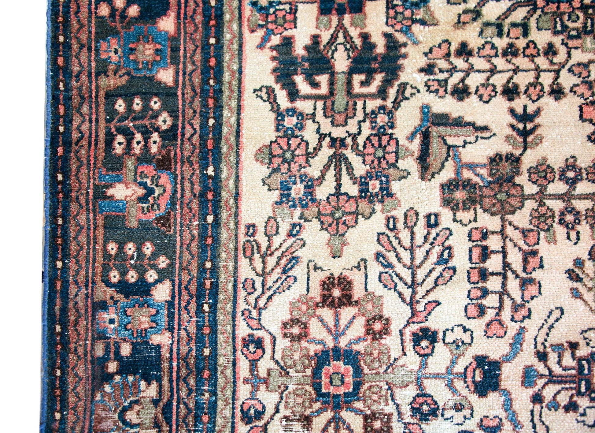 Early 20th Century Dargazin Rug For Sale