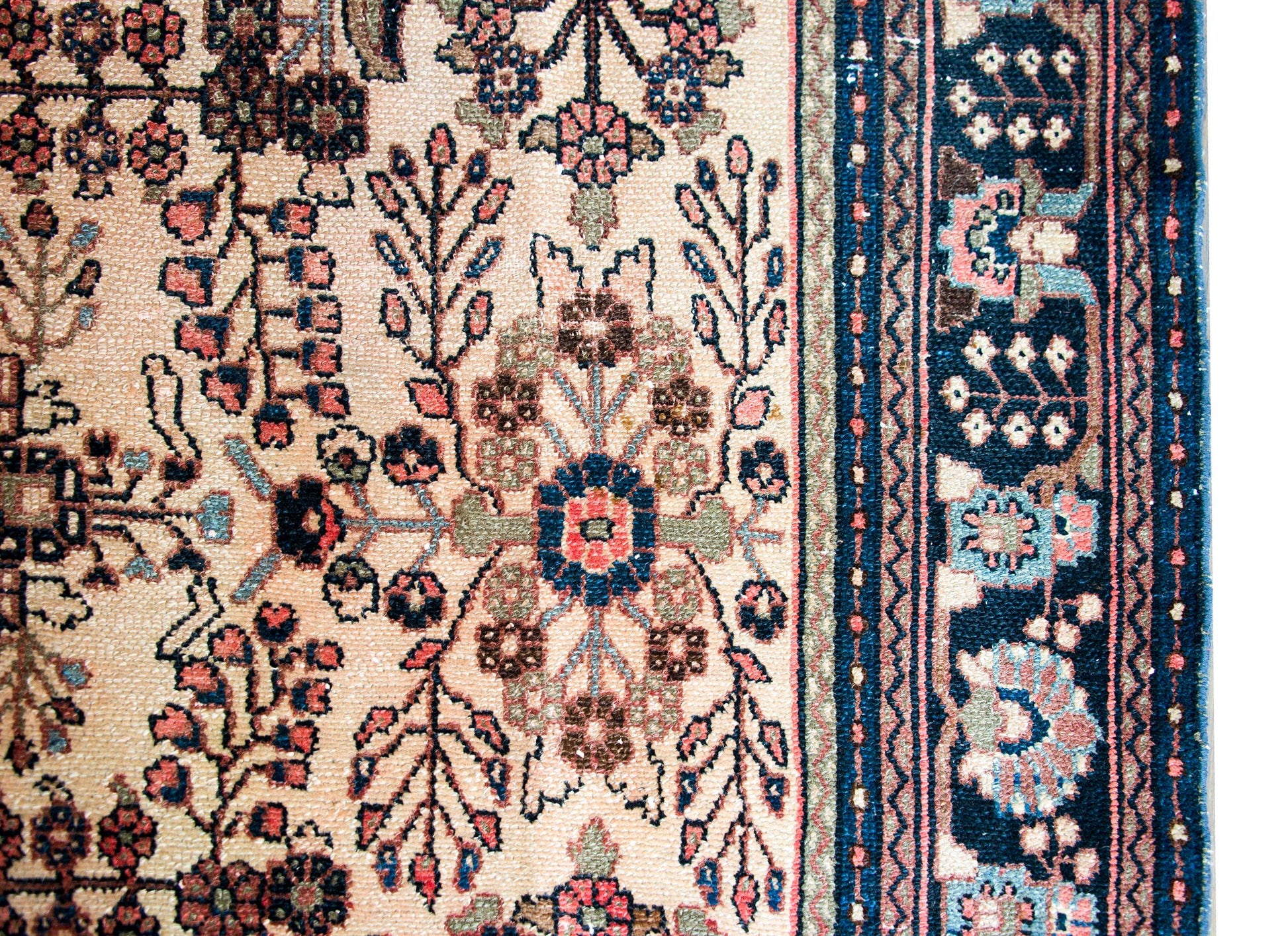 Early 20th Century Dargazin Rug For Sale