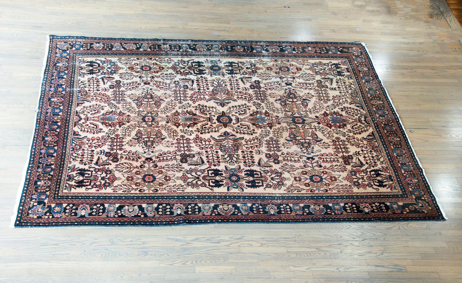Early 20th Century Dargazin Rug For Sale
