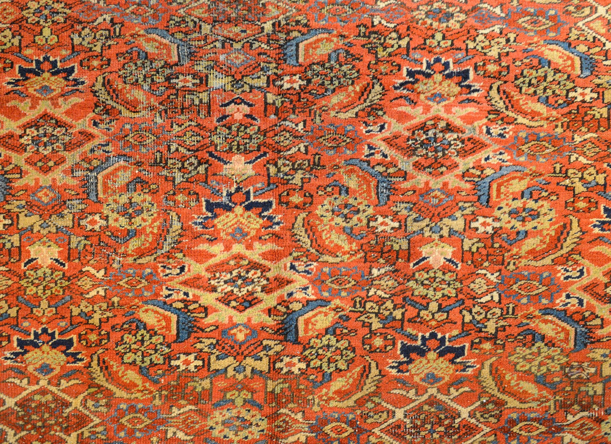 Early 20th Century Heriz Rug For Sale
