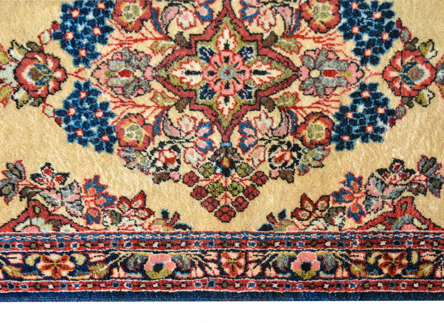 Early 20th Century Sarouk Rug For Sale