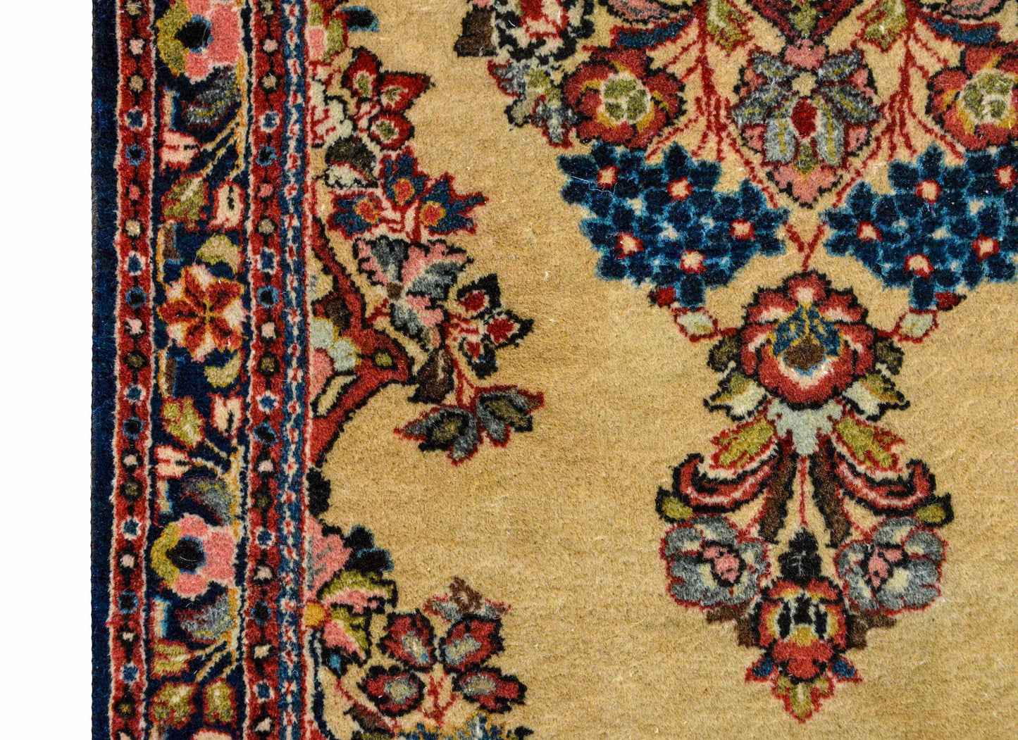 Early 20th Century Sarouk Rug For Sale