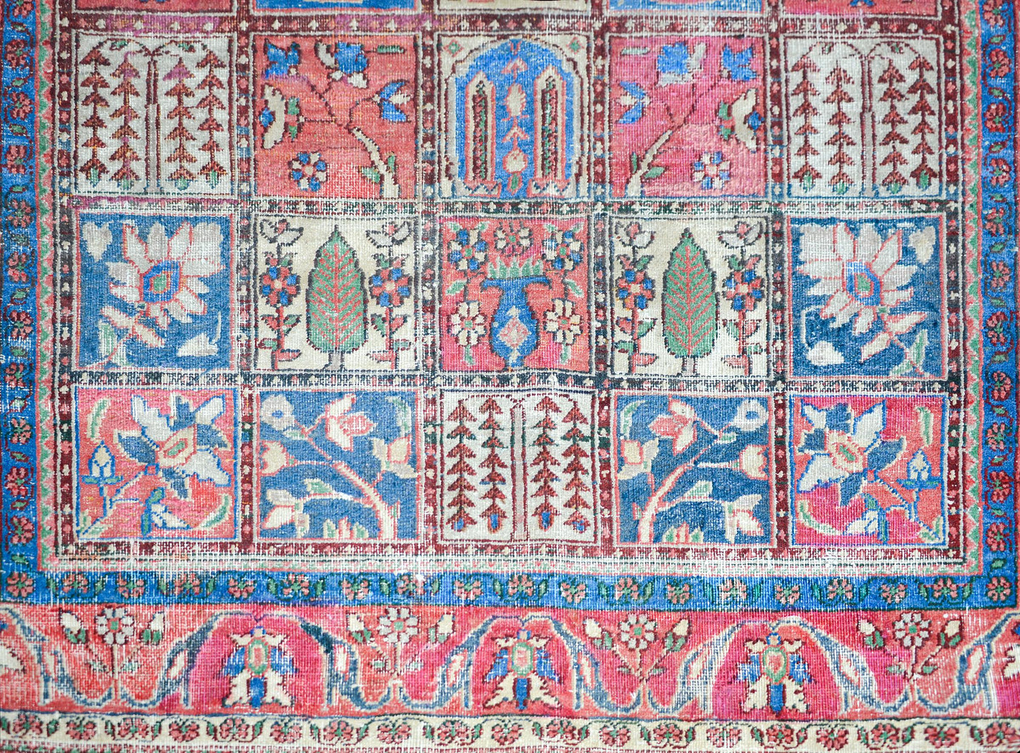 Mid-20th Century Bakhtiari Rug For Sale