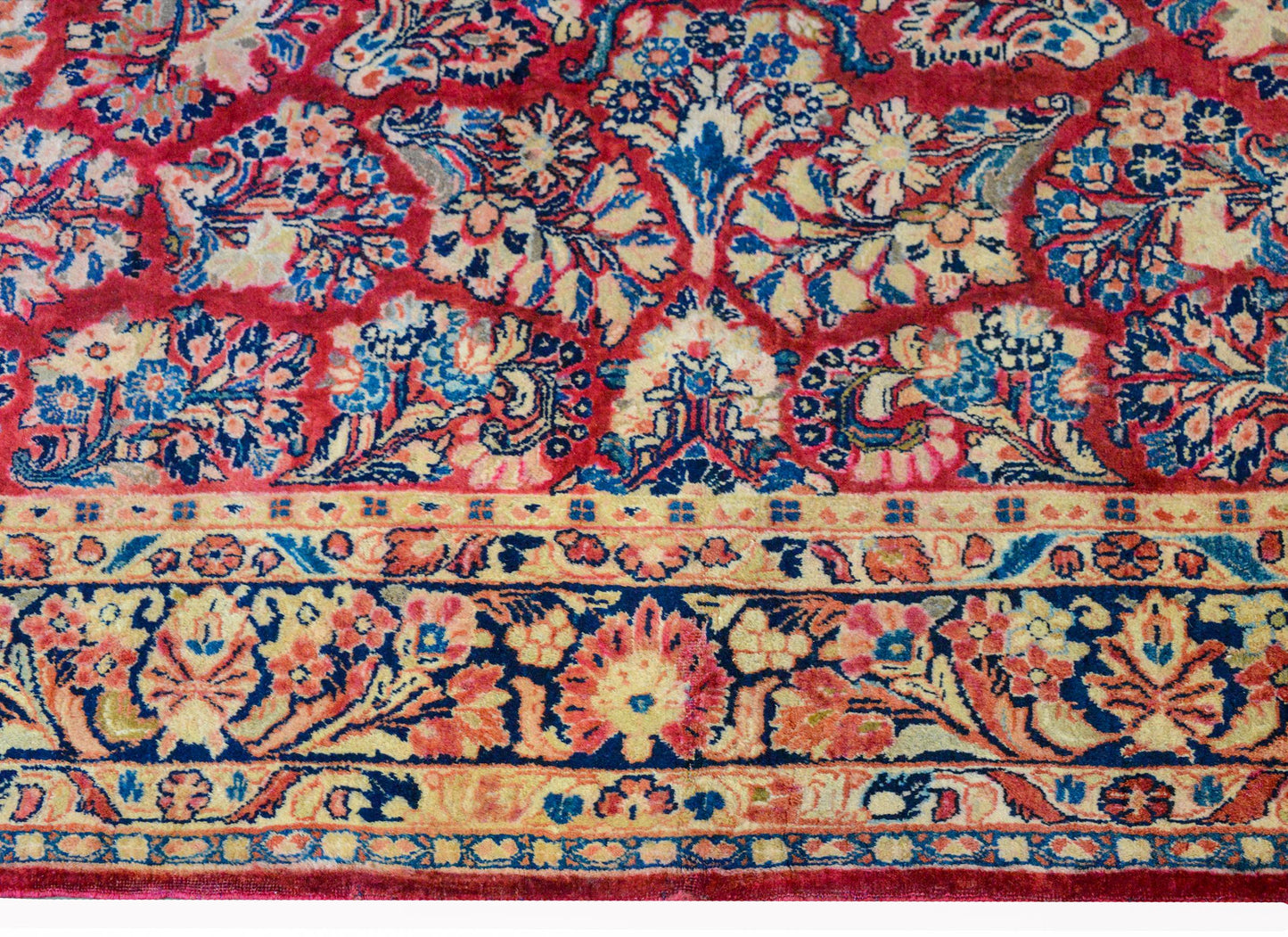 Early 20th Century Sarouk Rug For Sale