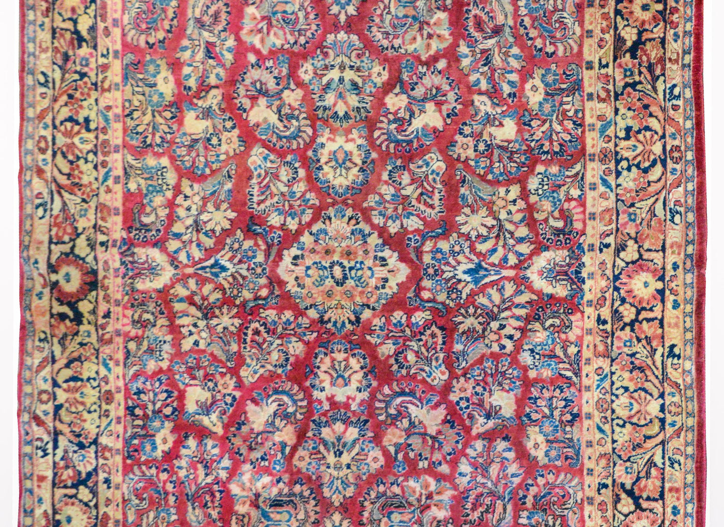 Early 20th Century Sarouk Rug For Sale