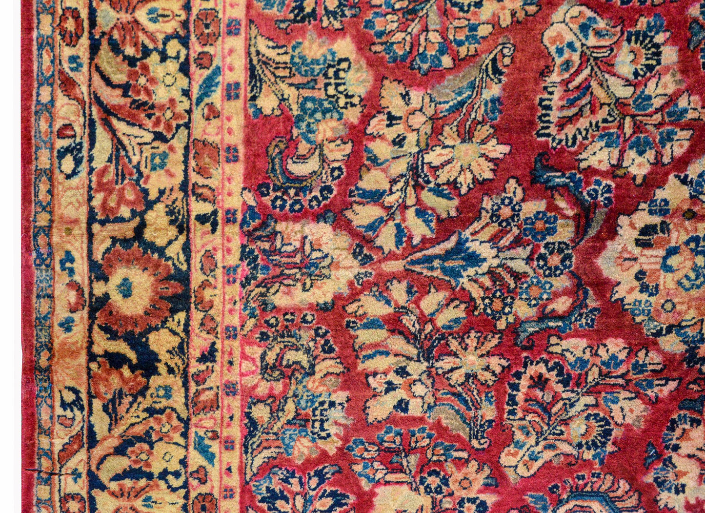 Early 20th Century Sarouk Rug For Sale