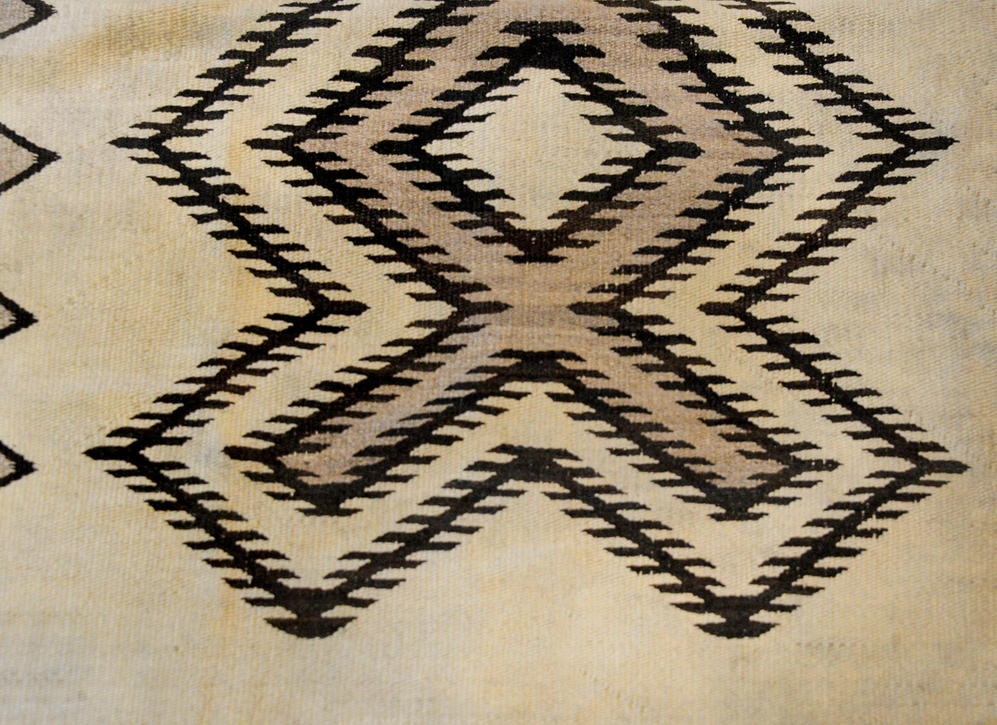 Early 20th Century Navajo Rug For Sale