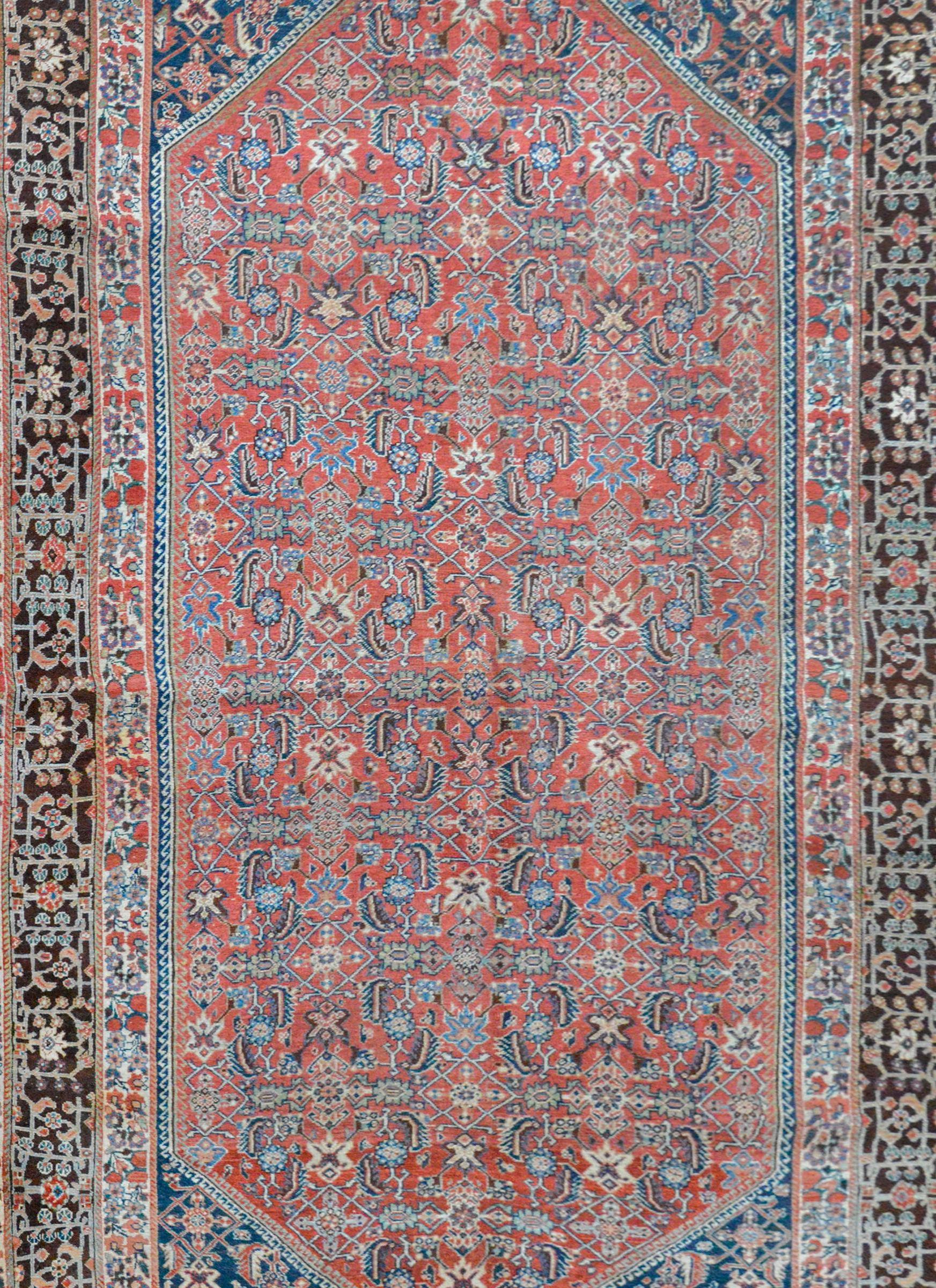 Early 20th Century Gashgaei Rug For Sale