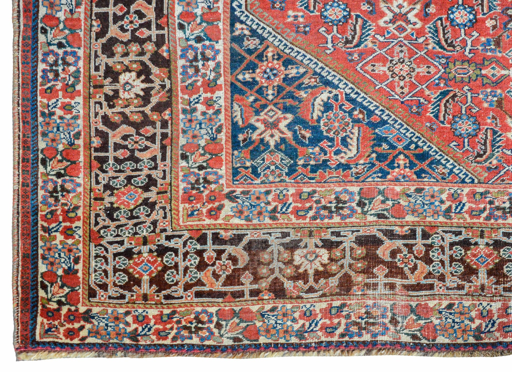 Early 20th Century Gashgaei Rug For Sale
