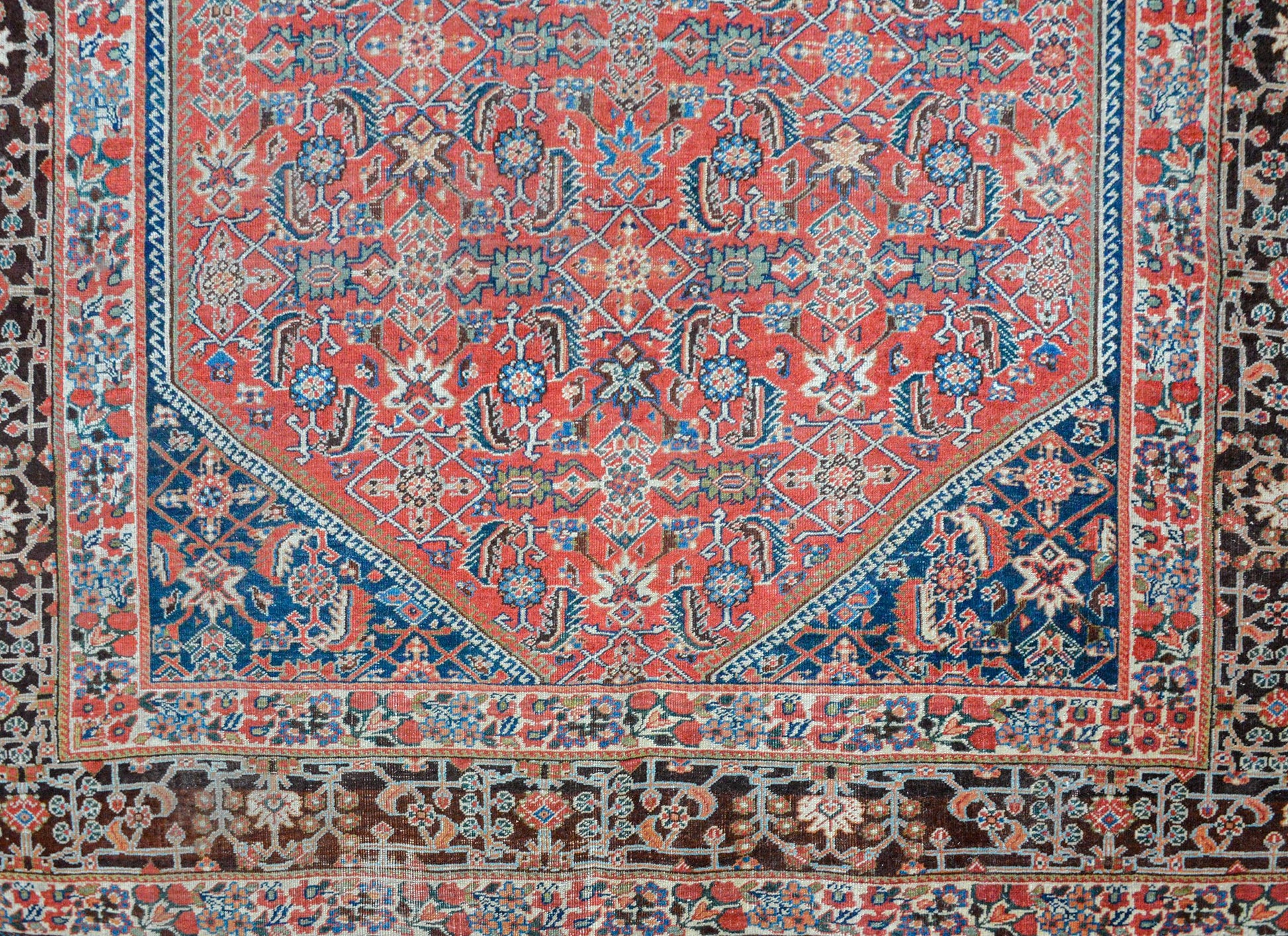 Early 20th Century Gashgaei Rug For Sale