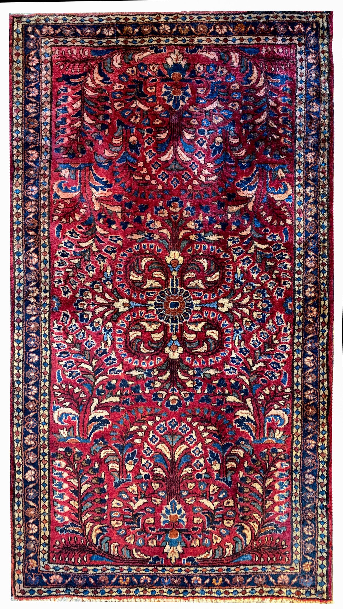 Beautiful Early 20th Century Sarouk Rug For Sale