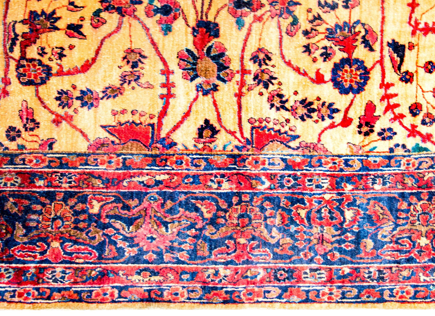 Early 20th Century Sarouk Rug For Sale