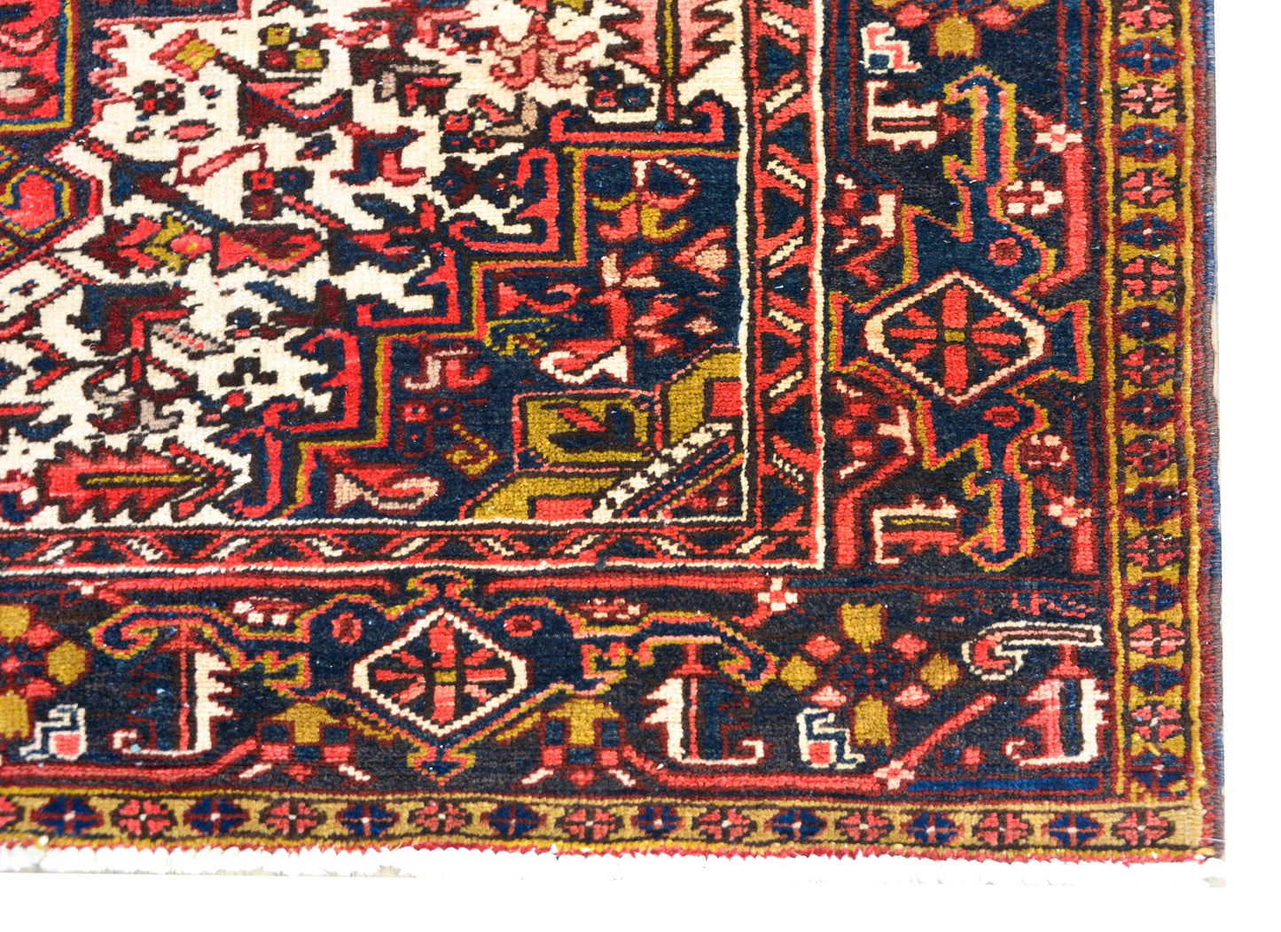 Late 20th Century Persian Heriz Rug For Sale