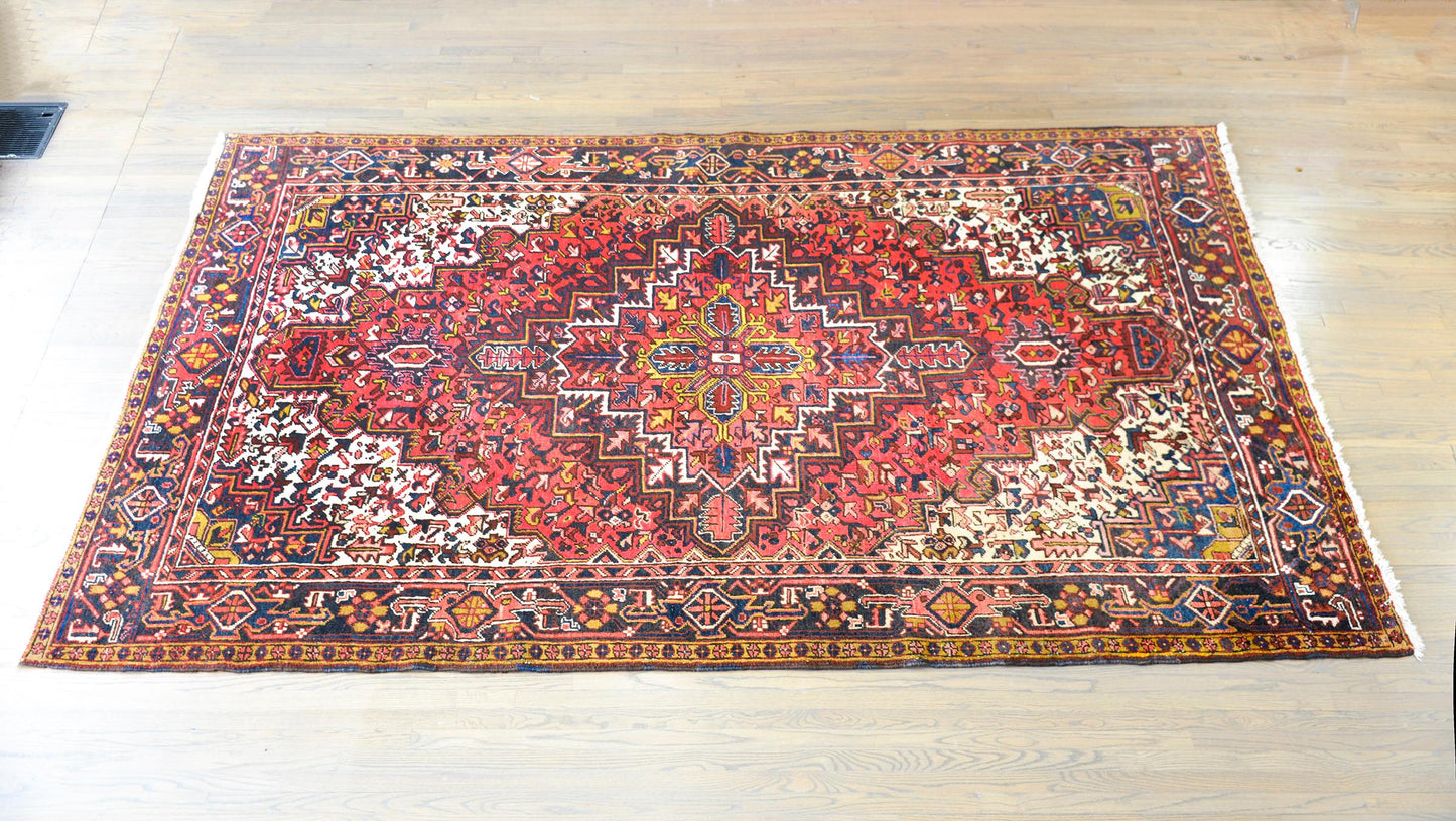 Late 20th Century Persian Heriz Rug For Sale
