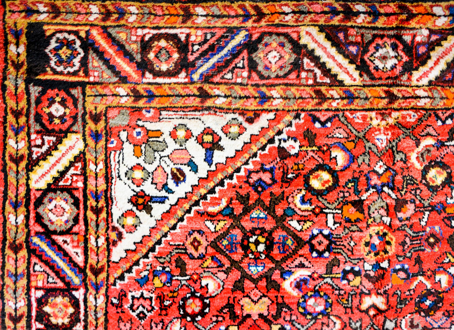 Wonderful Vintage Mid-20th Century Hamadan Rug For Sale