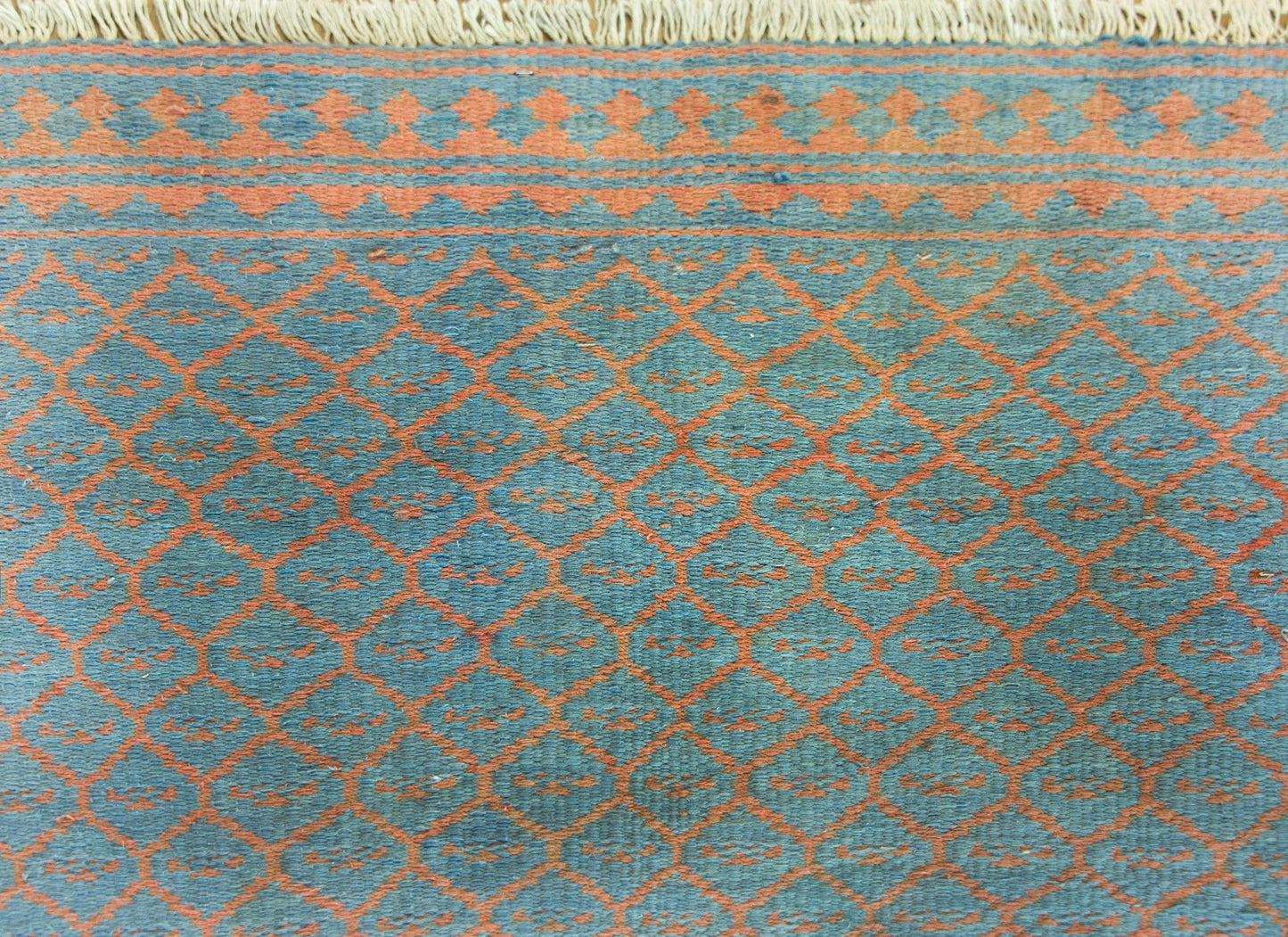 Mid-20th Century Saveh Kilim Rug For Sale