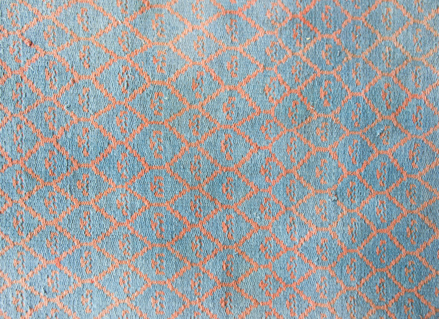 Mid-20th Century Saveh Kilim Rug For Sale