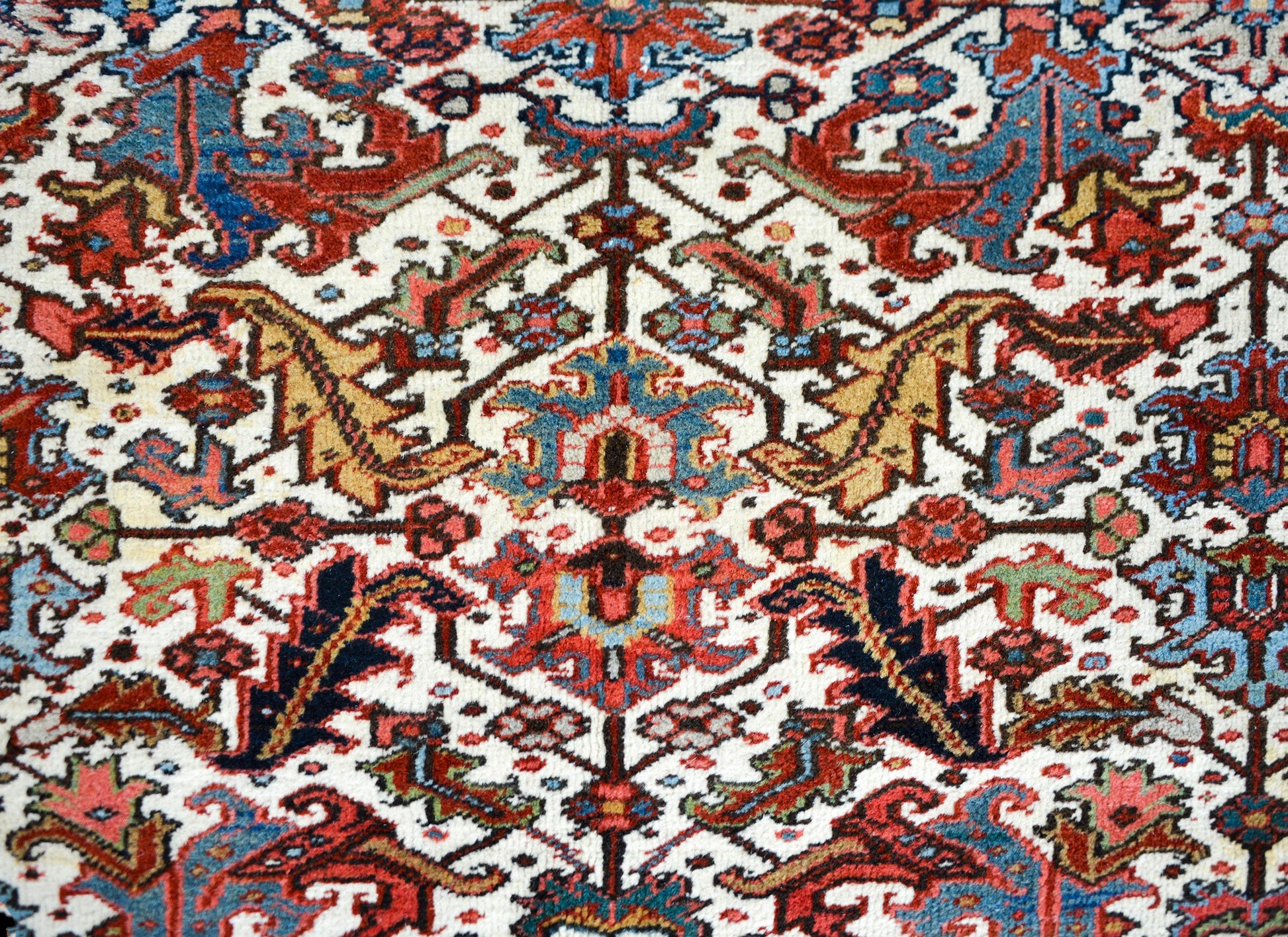 Early 20th Century Heriz Rug For Sale