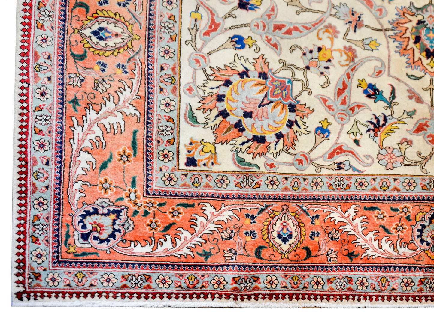 Vintage Tabriz Rug For Sale