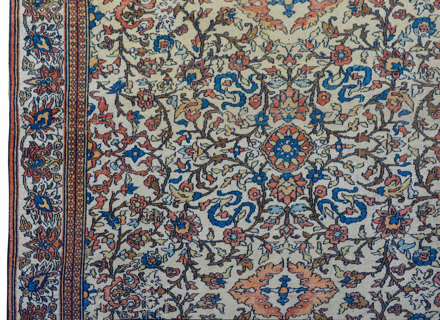 Early 20th Century Persian Bakhtiari Rug For Sale