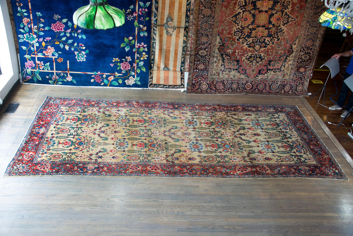 Early 20th Century Persian Sultanabad Rug For Sale