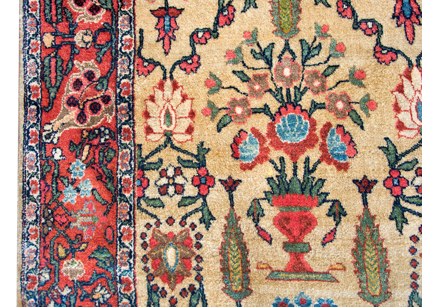 Early 20th Century Persian Sultanabad Rug For Sale
