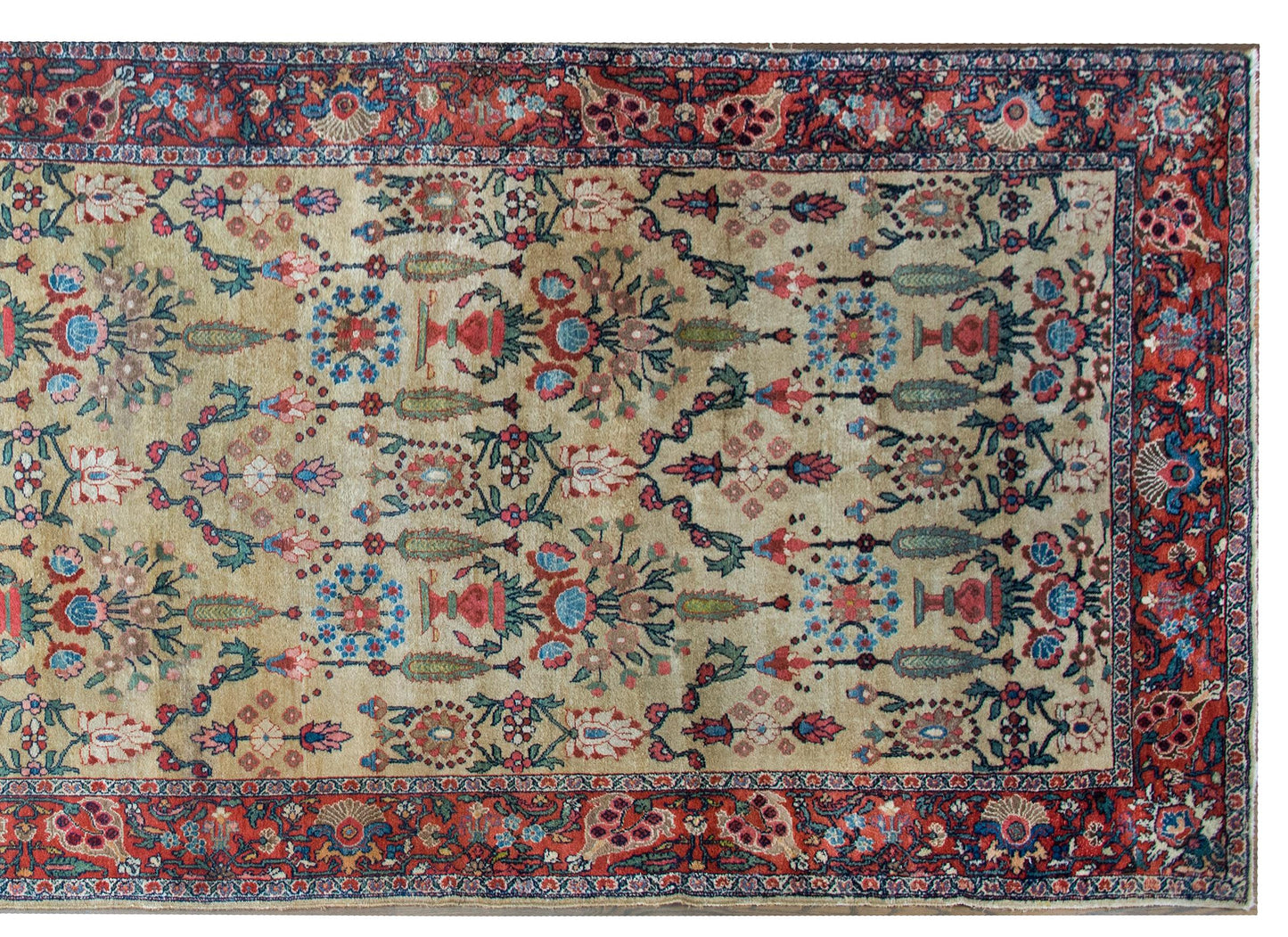 Early 20th Century Persian Sultanabad Rug For Sale