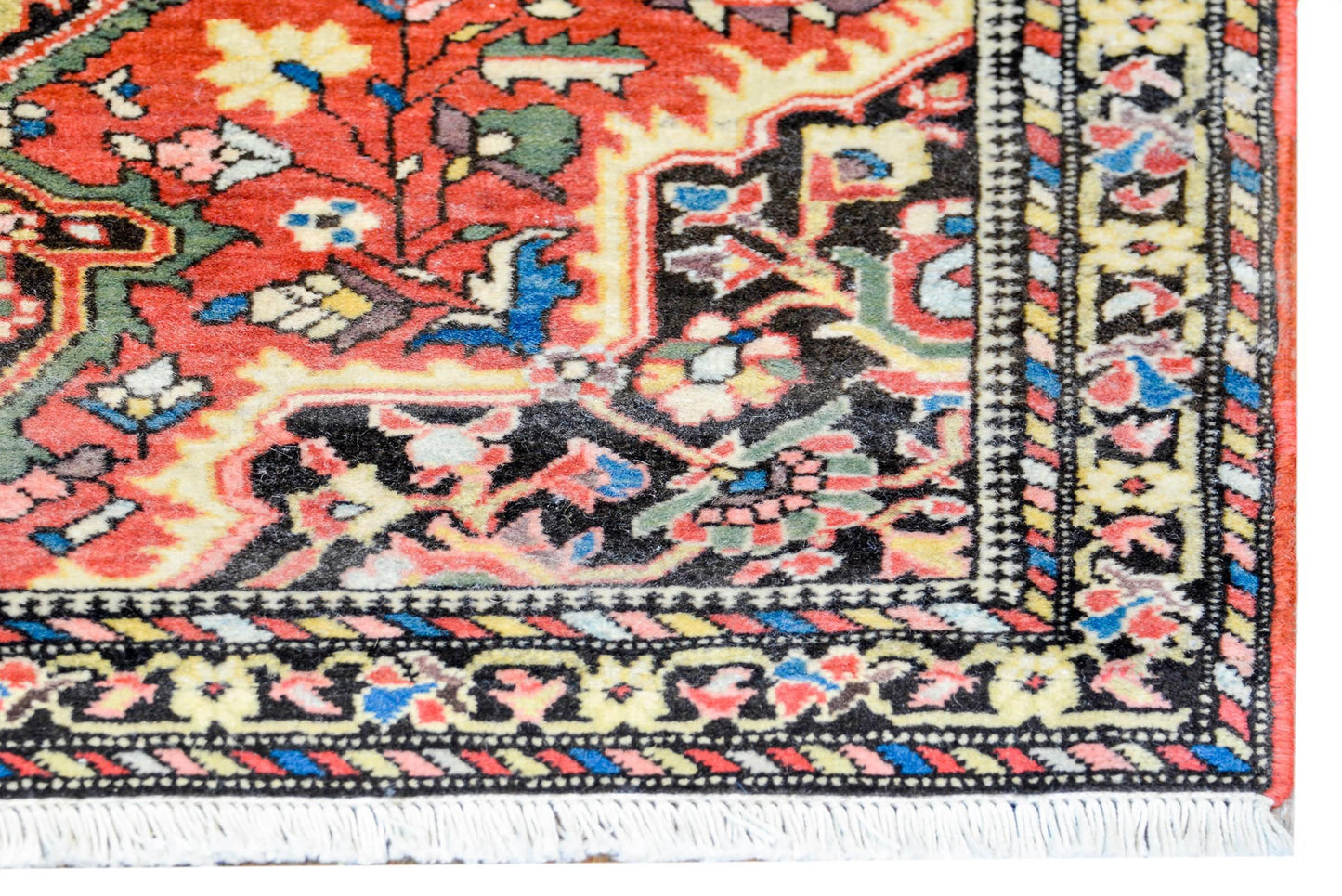 Wonderful Traditional 1930s Sarouk Farahan Rug For Sale