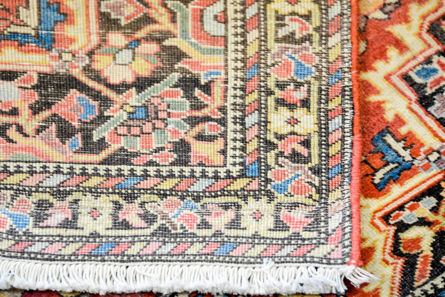 Wonderful Traditional 1930s Sarouk Farahan Rug For Sale