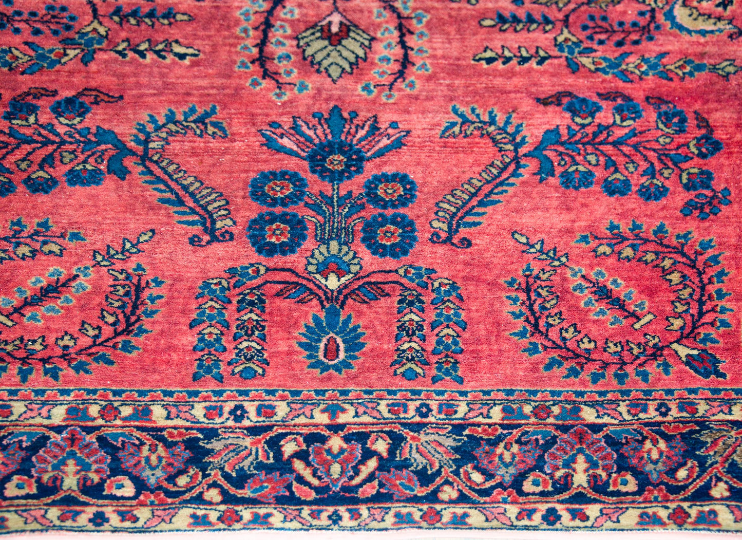 Early 20th Century Persian Sarouk Rug For Sale