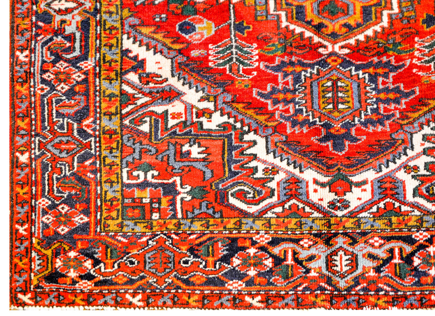 Extraordinary Mid-20th Century Heriz Rug For Sale