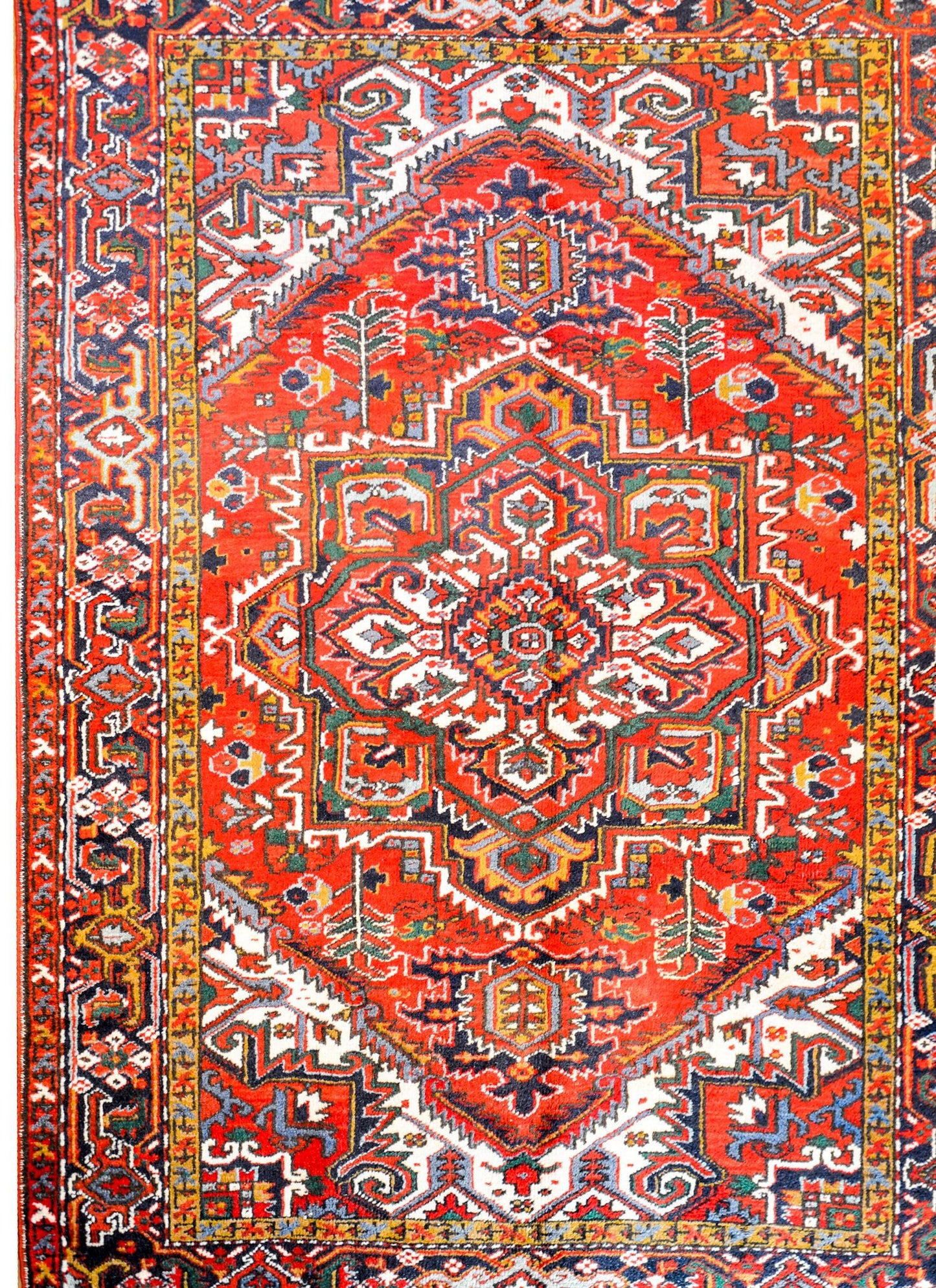 Extraordinary Mid-20th Century Heriz Rug For Sale