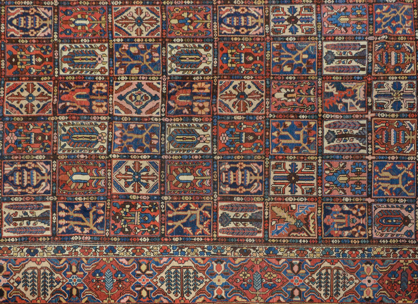 Wonderful Early 20th Century Bakhtiari Rug For Sale