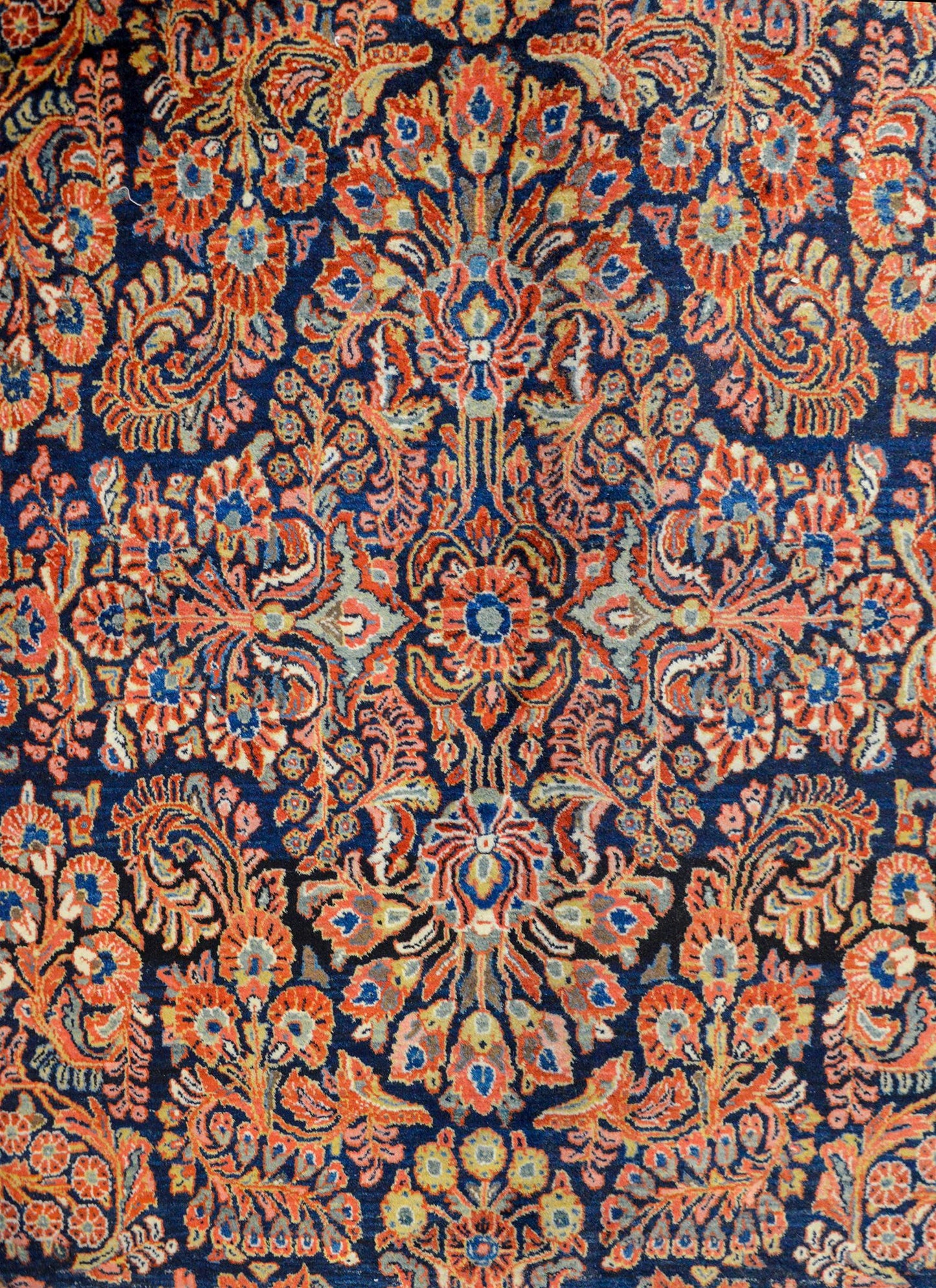 Beautiful Early 20th Century Sarouk Rug For Sale