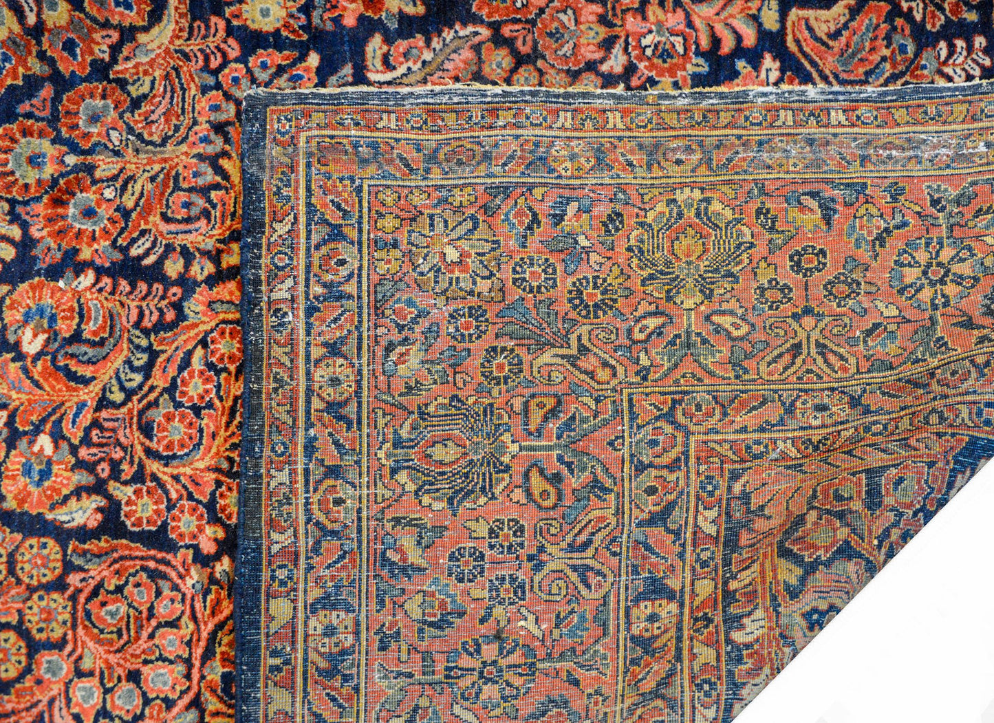 Beautiful Early 20th Century Sarouk Rug For Sale