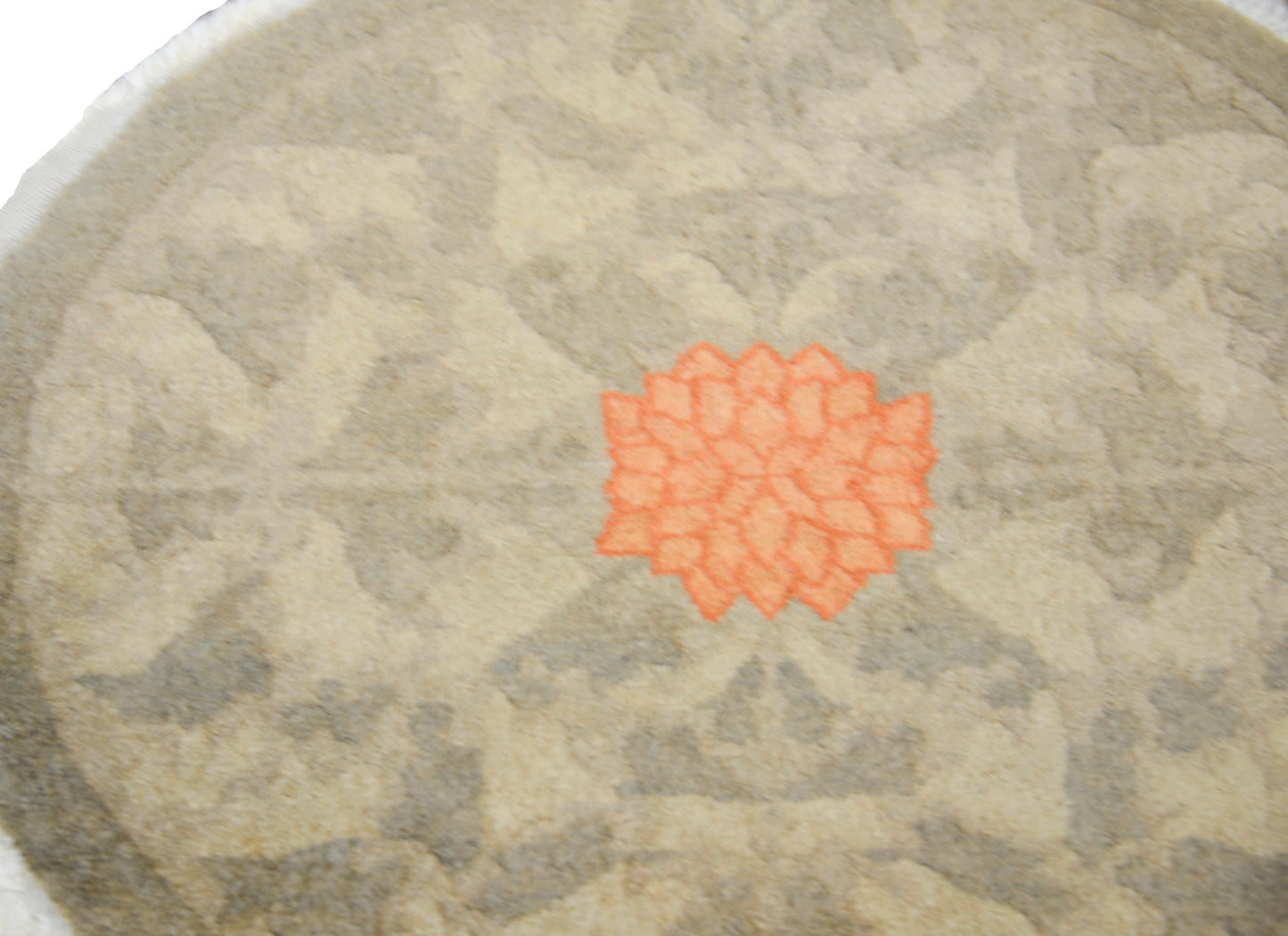 Early 20th Century Chinese Round Rug For Sale