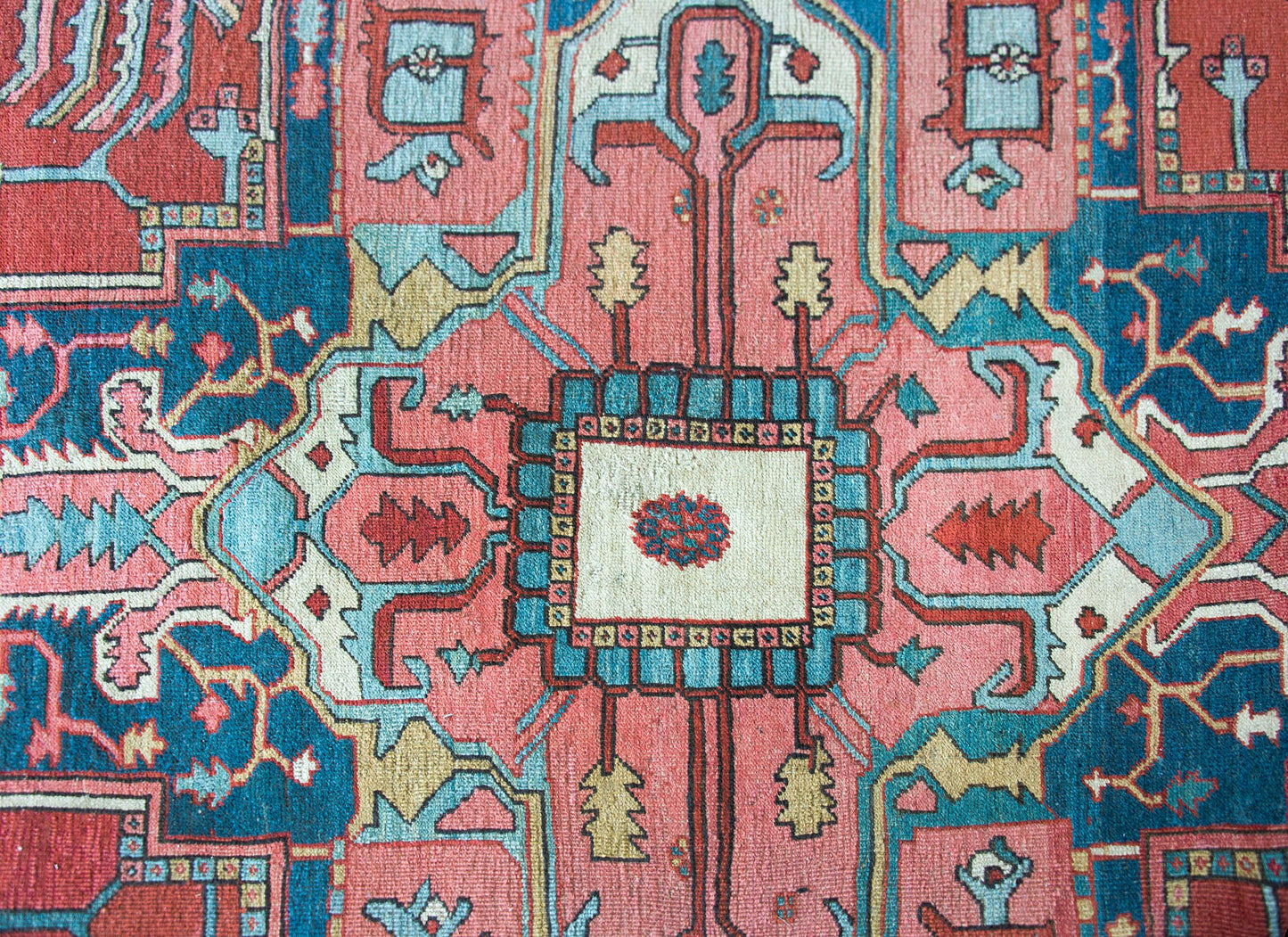 Late 19th Century Persian Serapi Rug For Sale