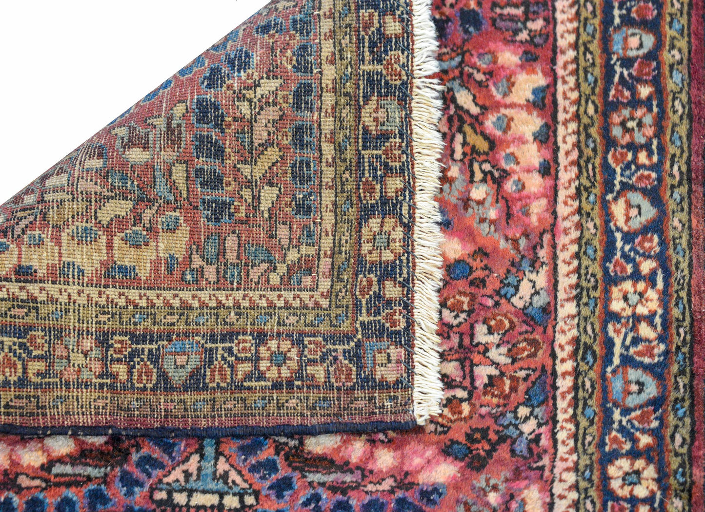 Beautiful Early 20th Century Sarouk Rug For Sale