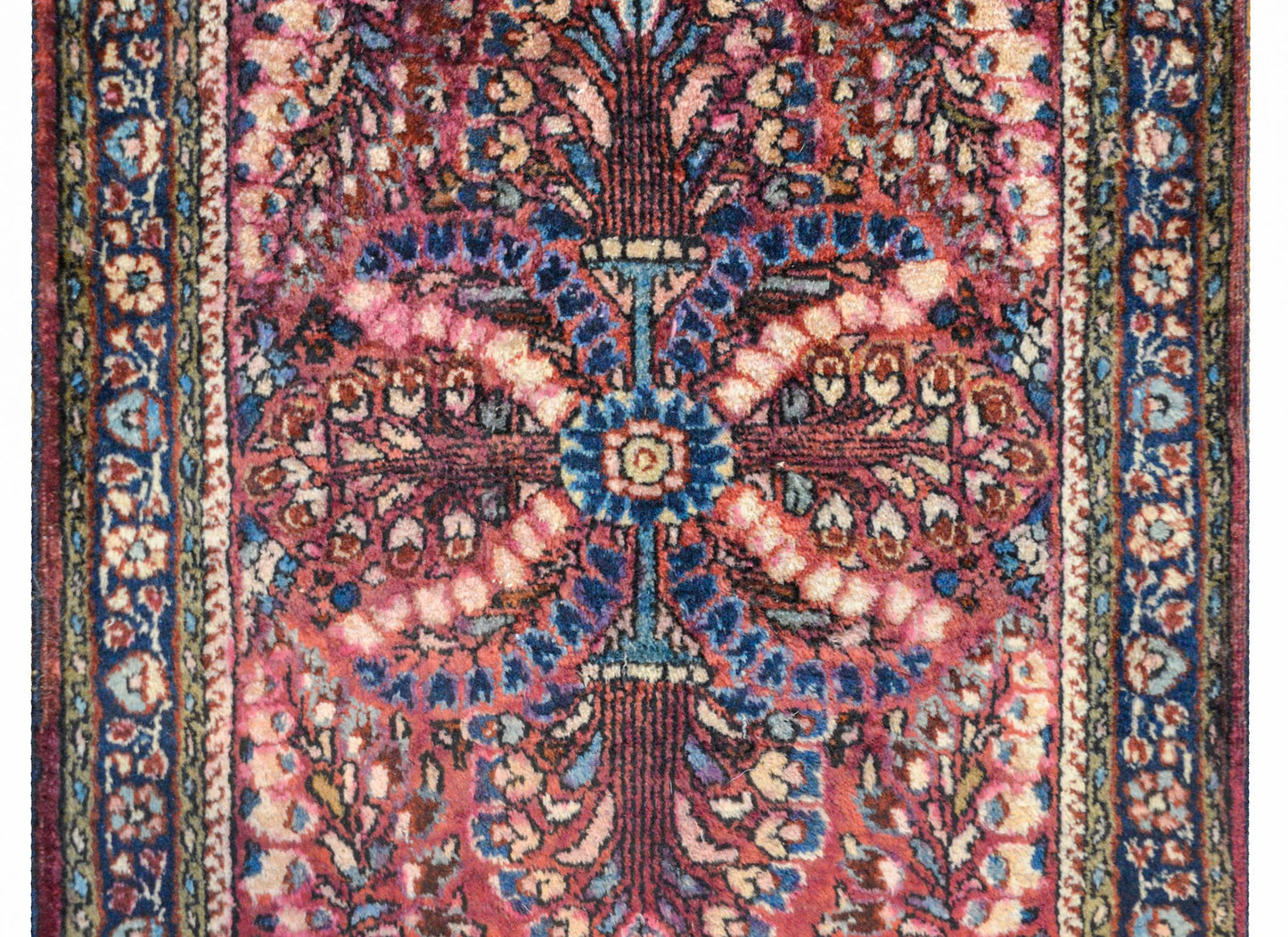 Beautiful Early 20th Century Sarouk Rug For Sale