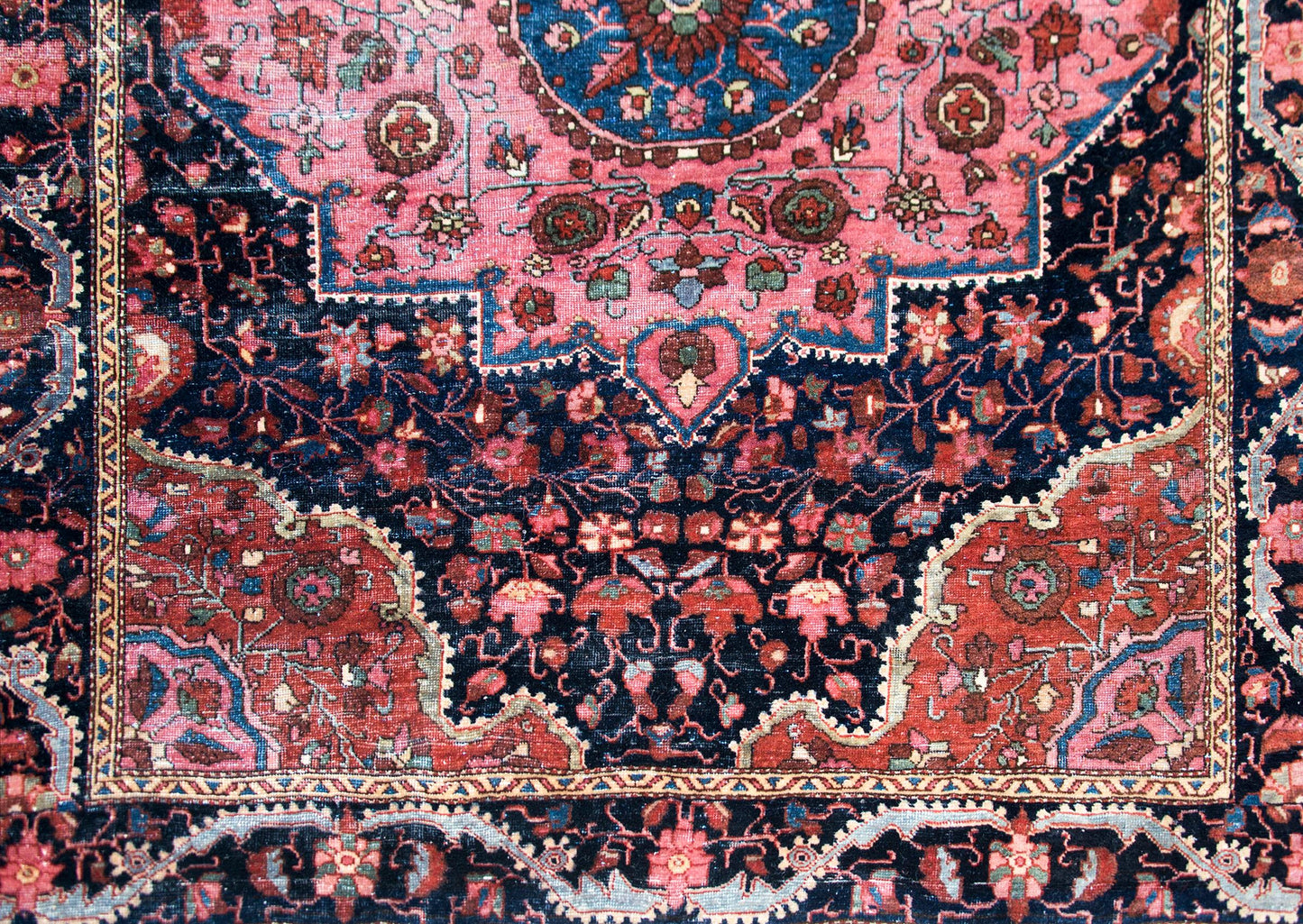 Early 20th Century Sarouk Farahan Rug For Sale