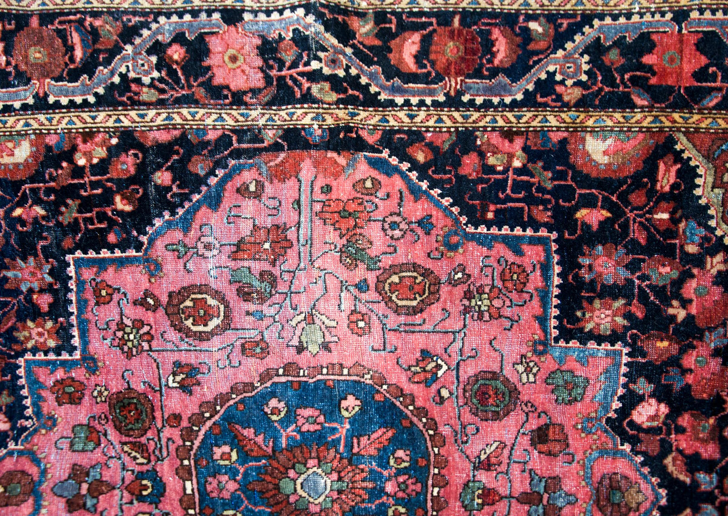 Early 20th Century Sarouk Farahan Rug For Sale