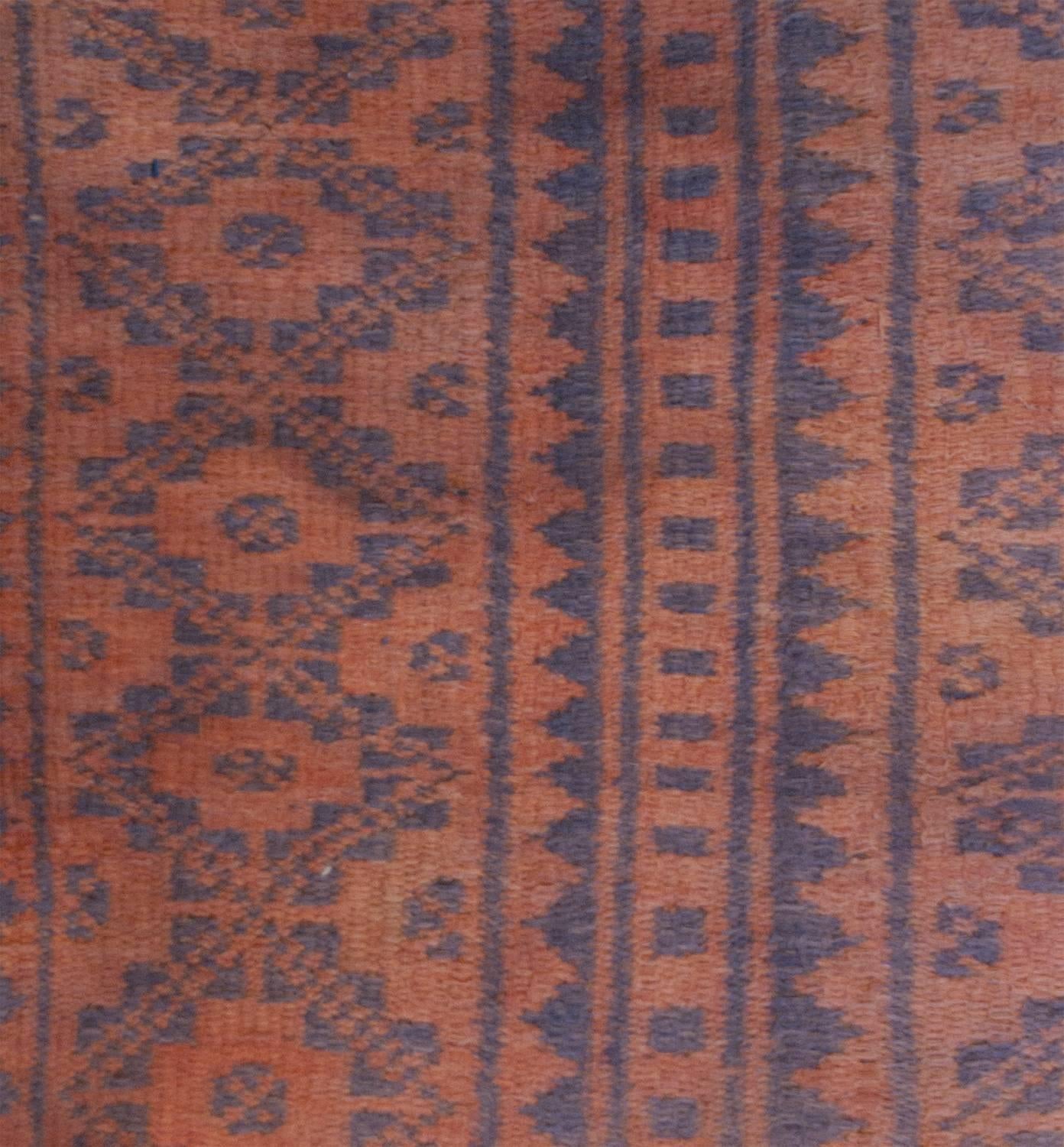 Wonderful Early 20th Century Saveh Kilim Rug For Sale